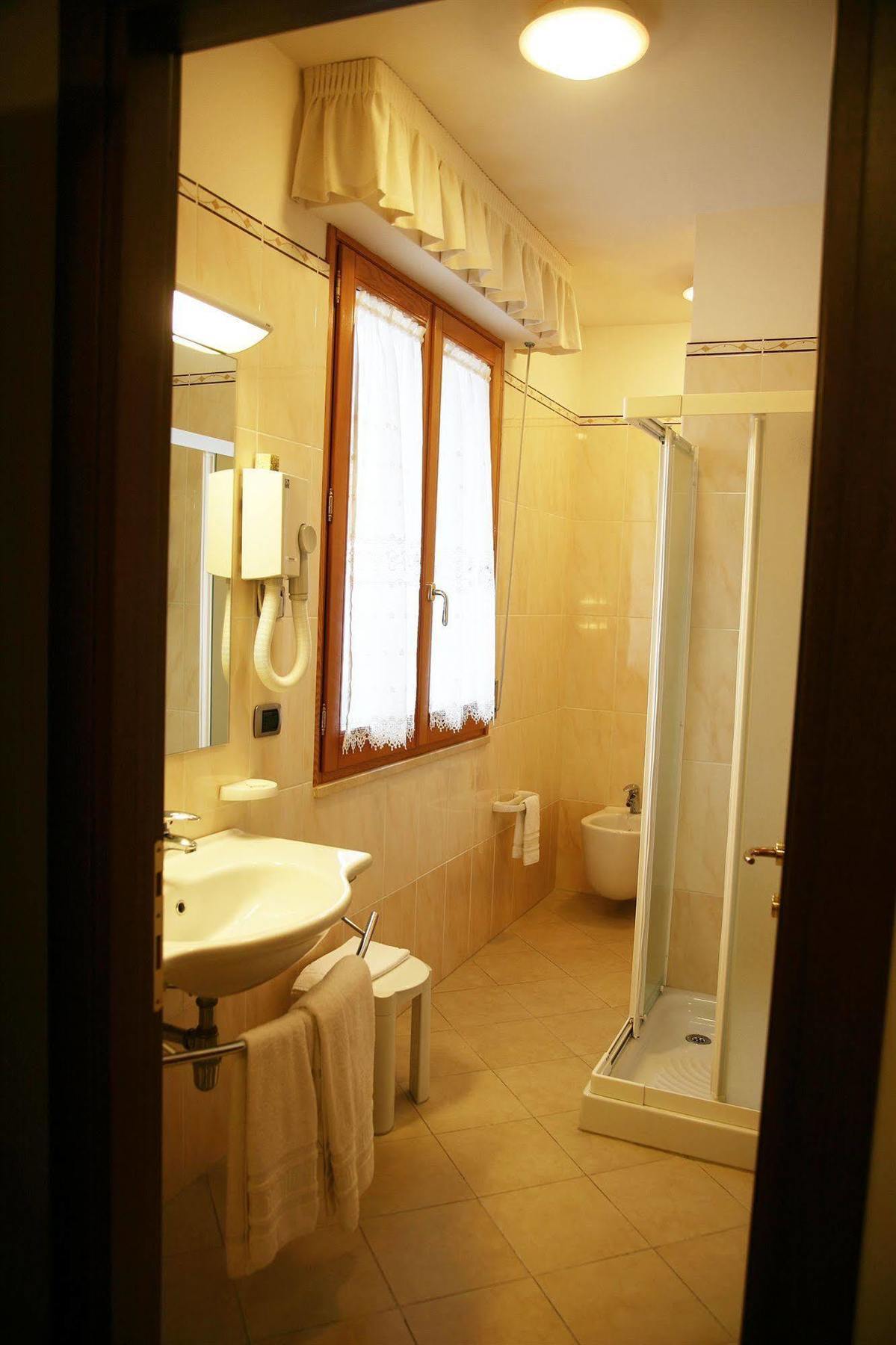Hotel Tiziana Монтепульчано Экстерьер фото
