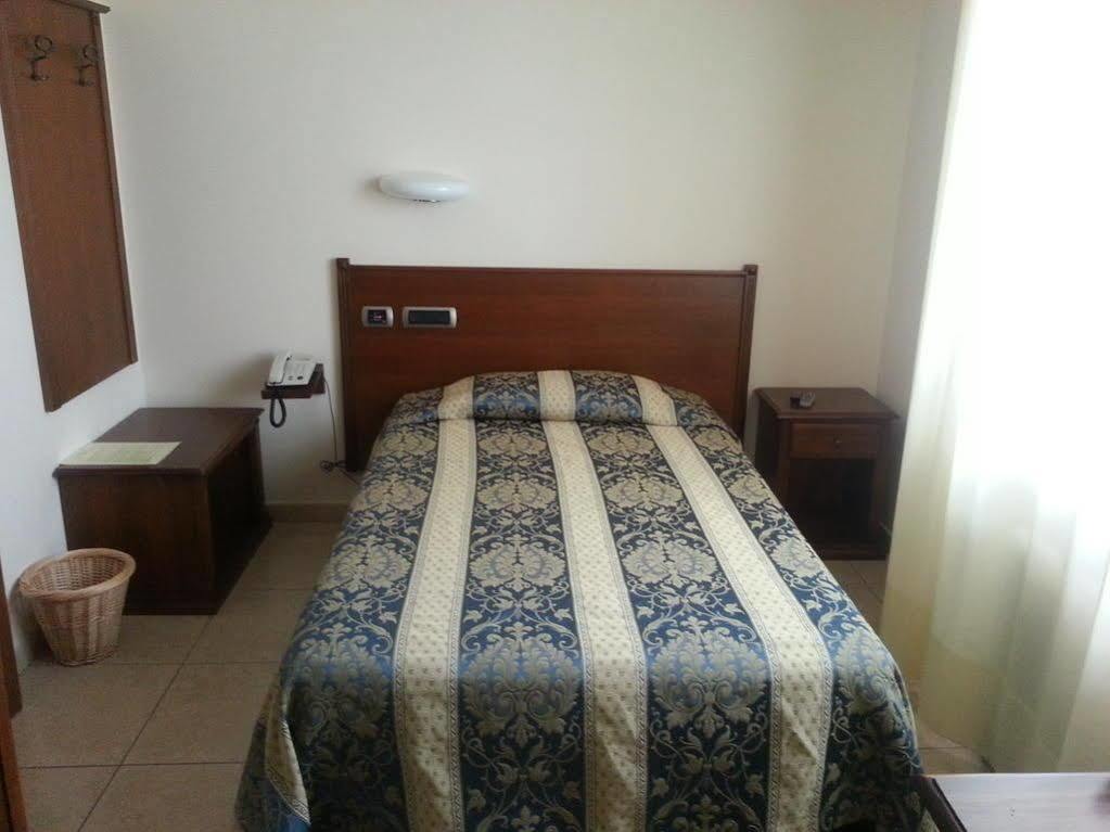 Hotel Tiziana Монтепульчано Экстерьер фото